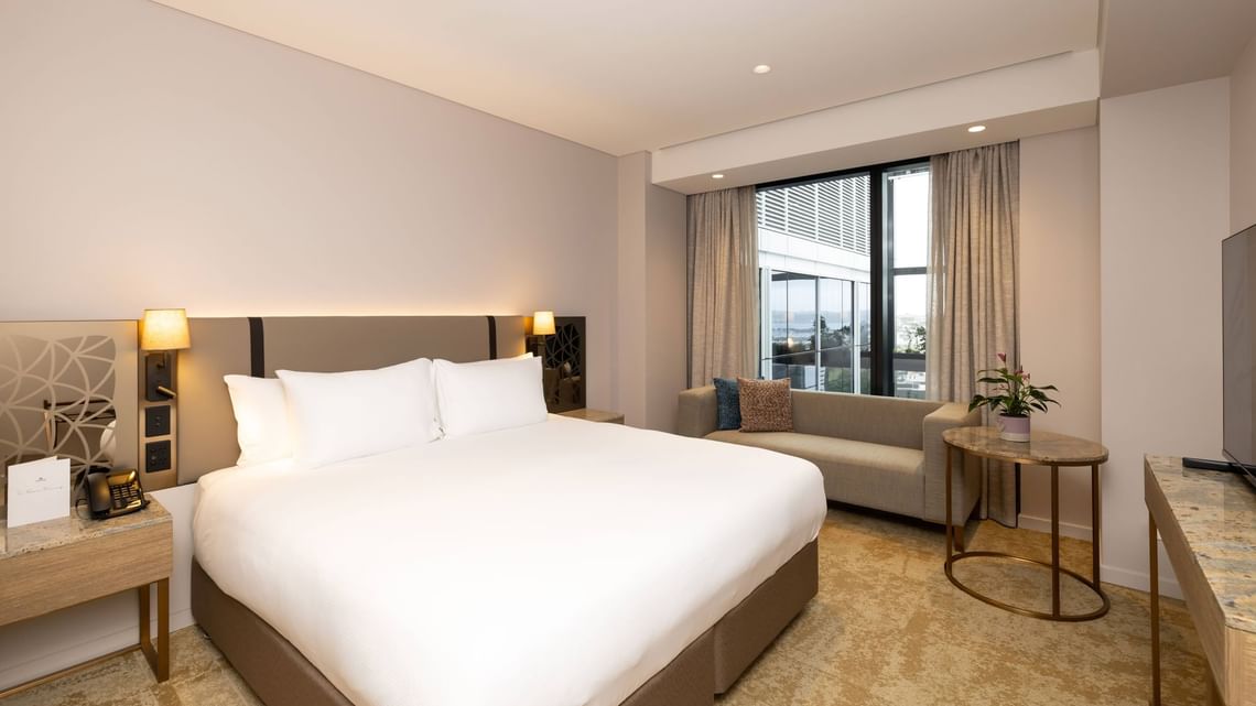 Hotel Grand Chancellor Auckland -superior-king_wide